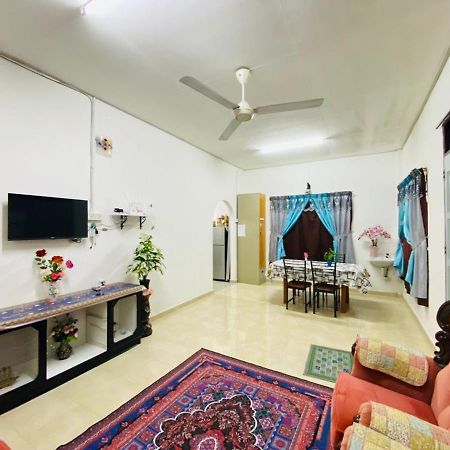קואלה טרנגאנו Homestay Ummi מראה חיצוני תמונה