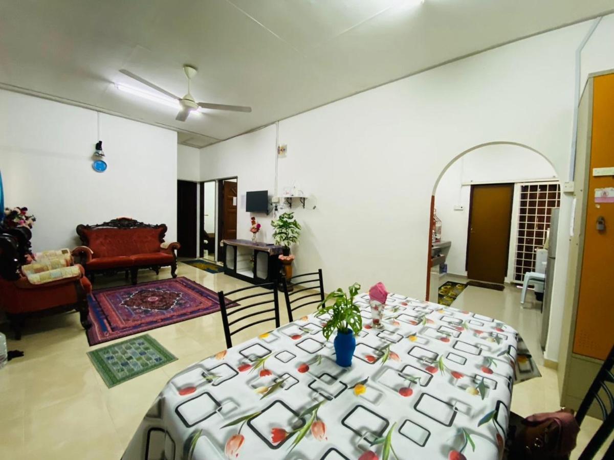 קואלה טרנגאנו Homestay Ummi מראה חיצוני תמונה