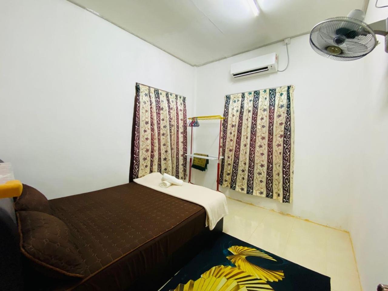 קואלה טרנגאנו Homestay Ummi מראה חיצוני תמונה